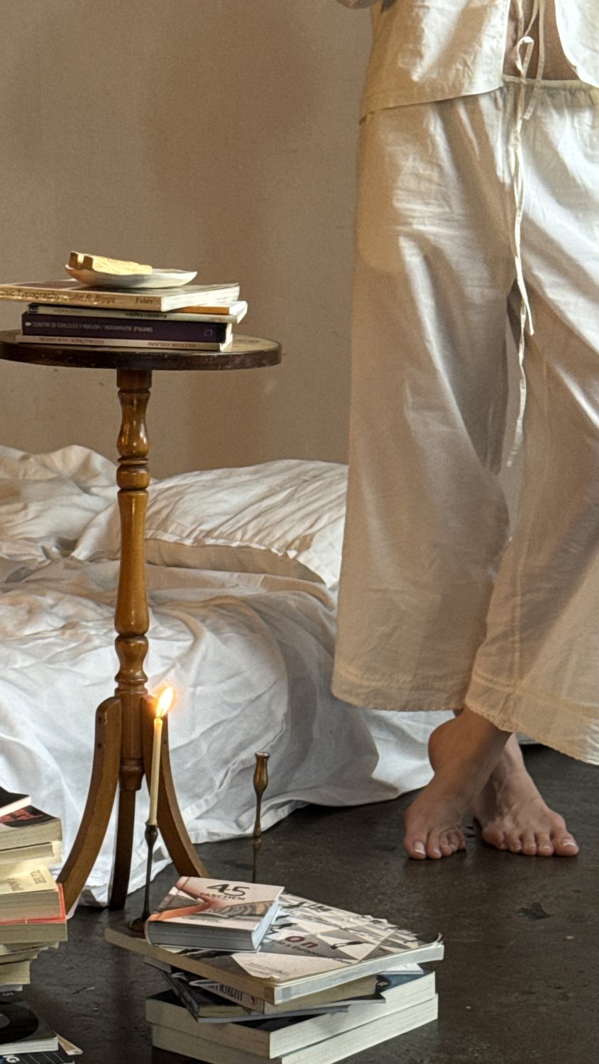 A restful corner, books and linen